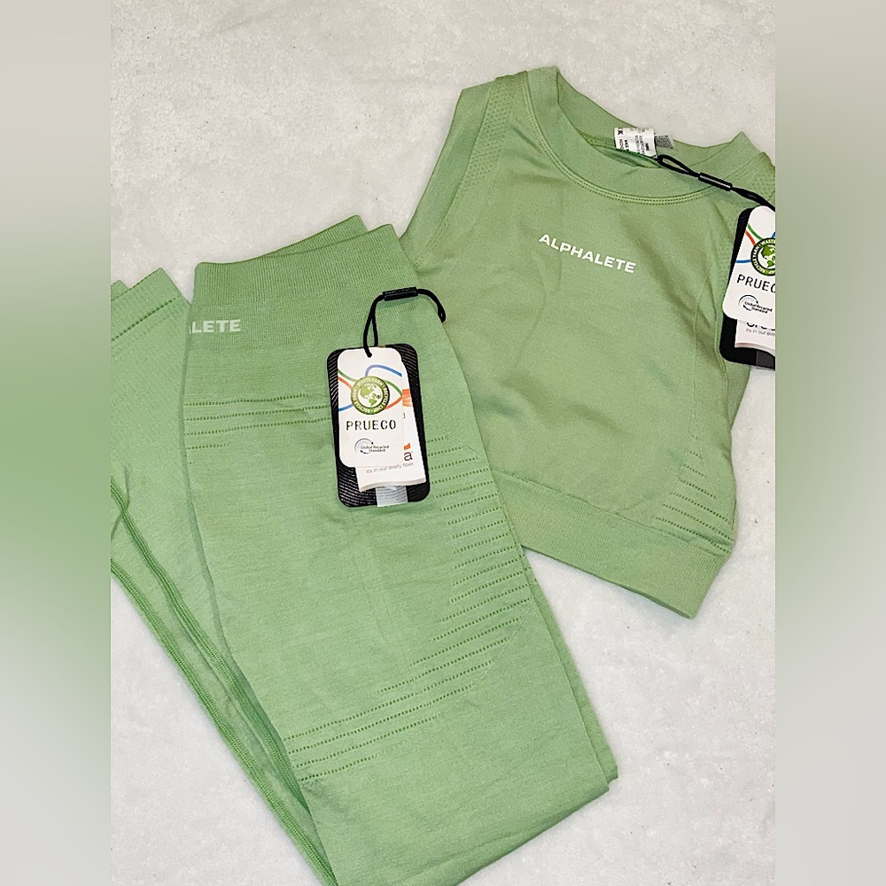 Alphalete - Ozone legging + crop top set